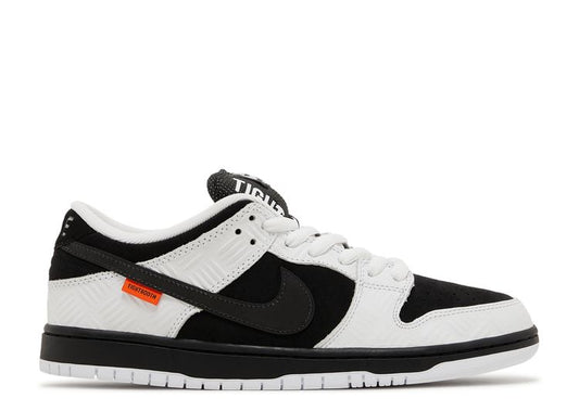 NIKE DUNK LOW SB X TIGHTBOOTH 'BLACK WHITE'