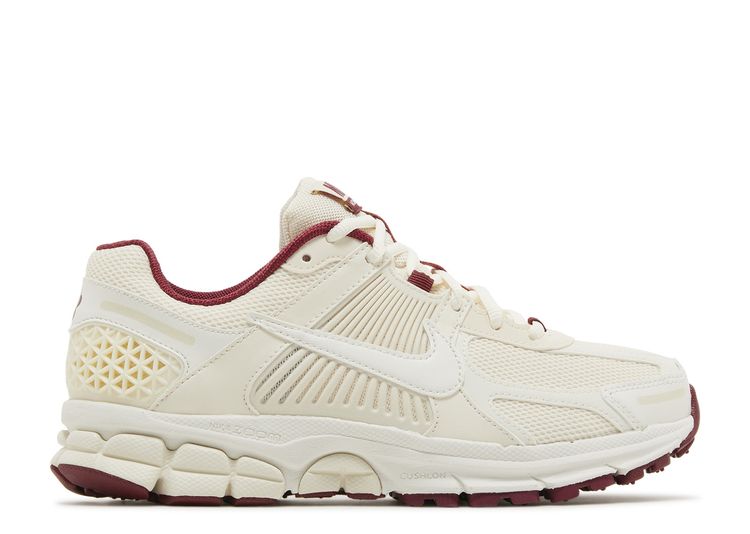Nike Air Zoom Vomero 5 'Valentine's Day'