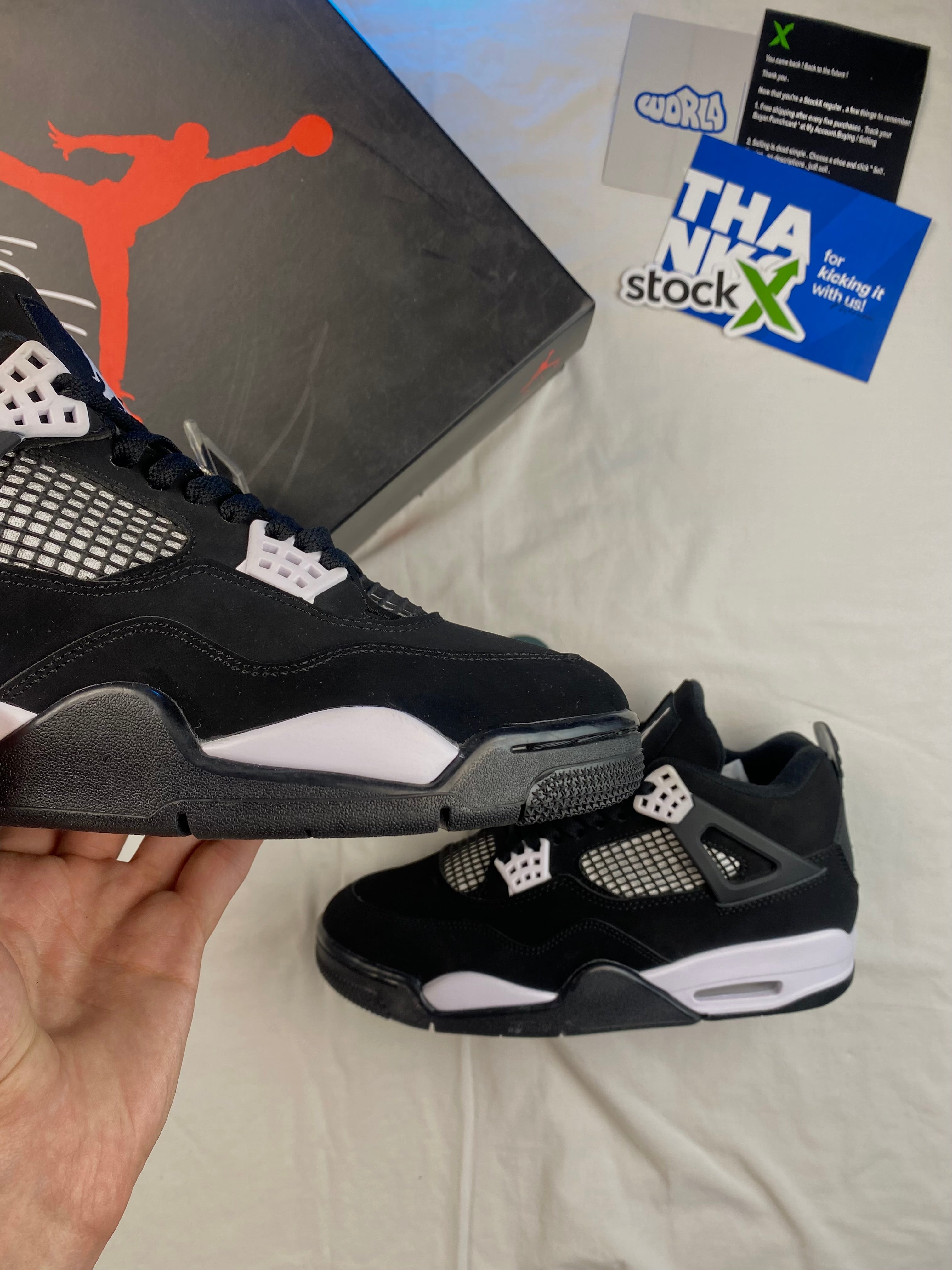 Air Jordan 4 Retro 'White Thunder'