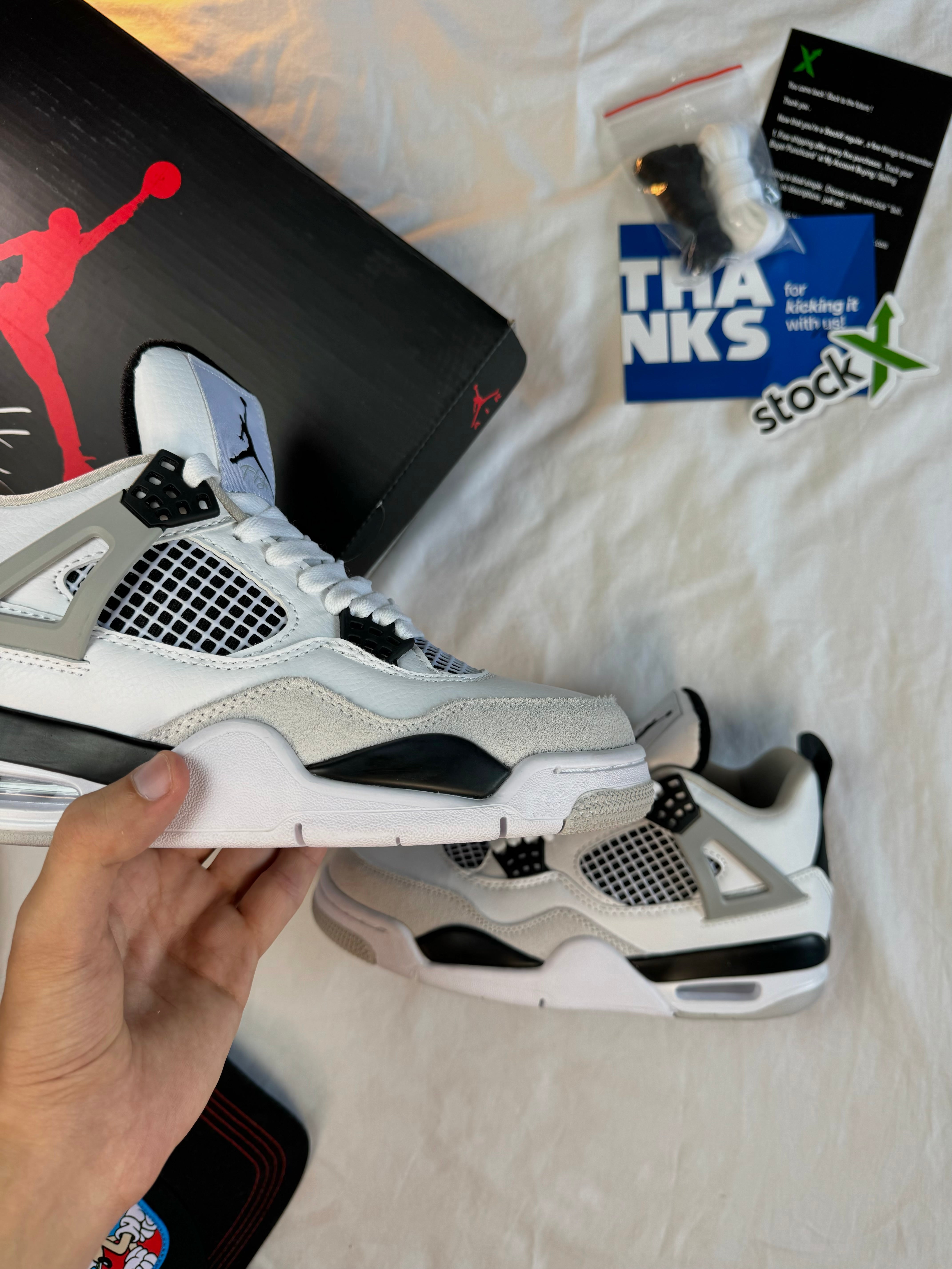 Air Jordan 4 Retro 'Military Black'