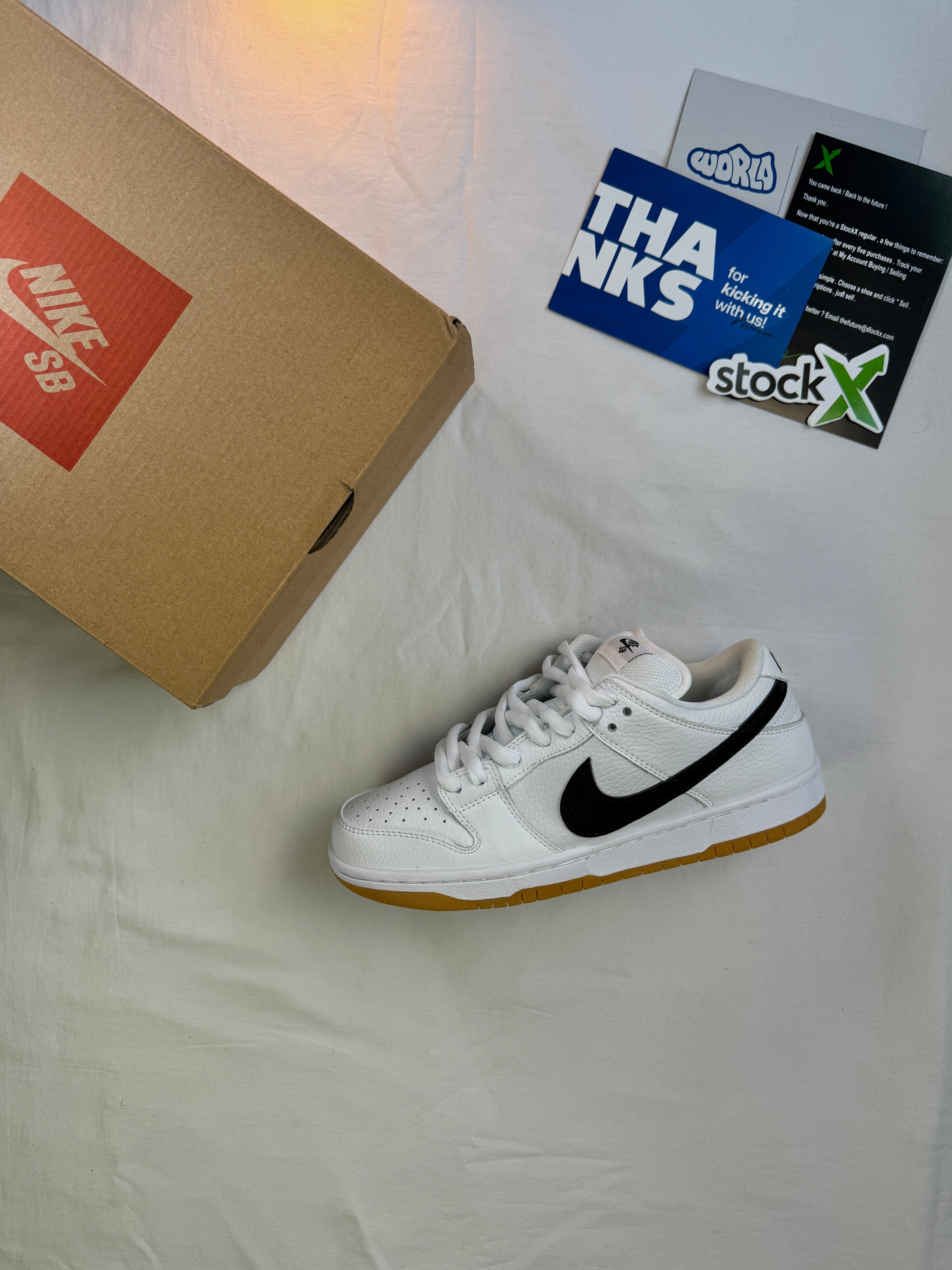 Nike DUNK LOW SB 'WHITE GUM'