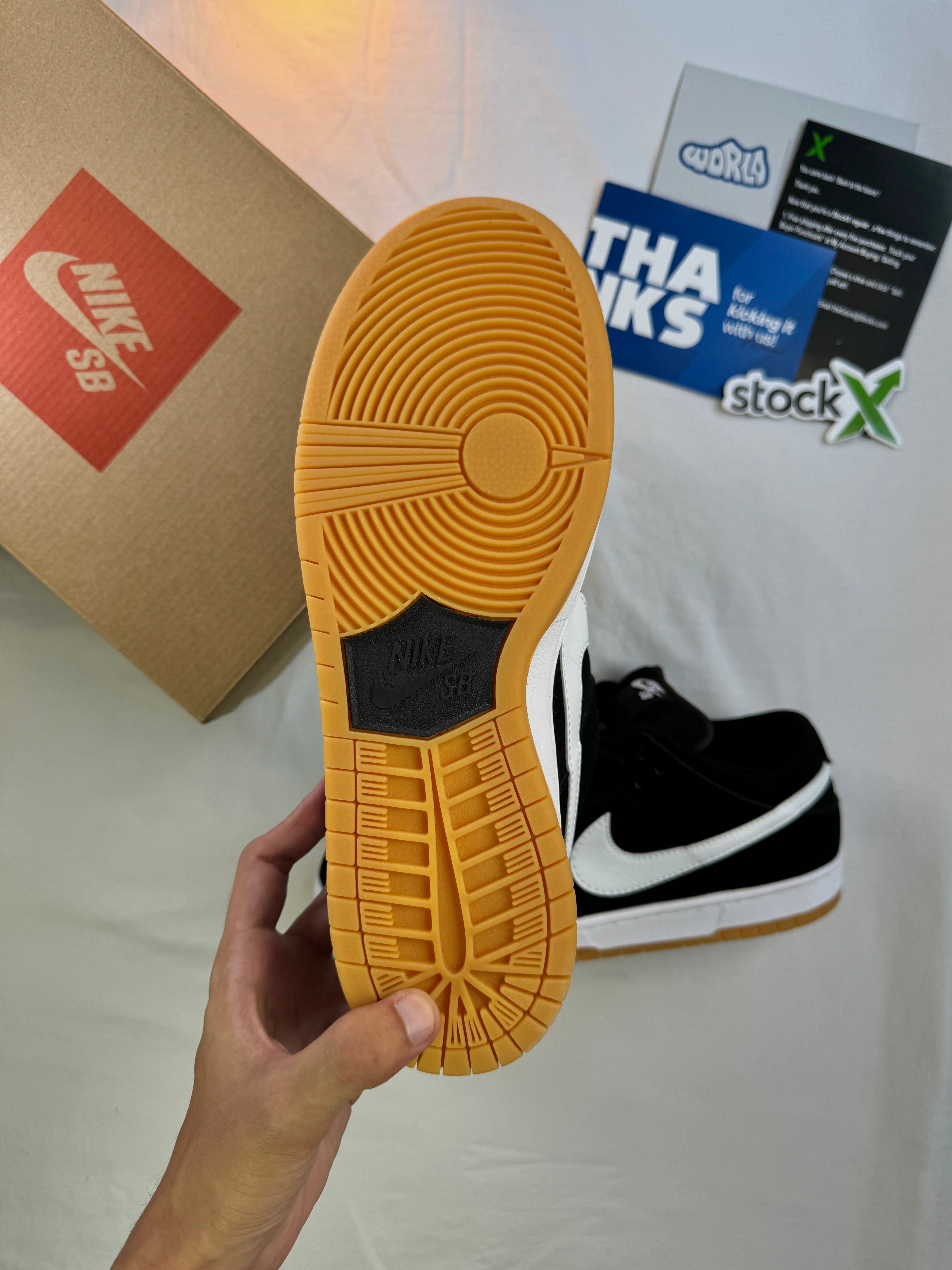 Nike DUNK LOW SB 'BLACK GUM'