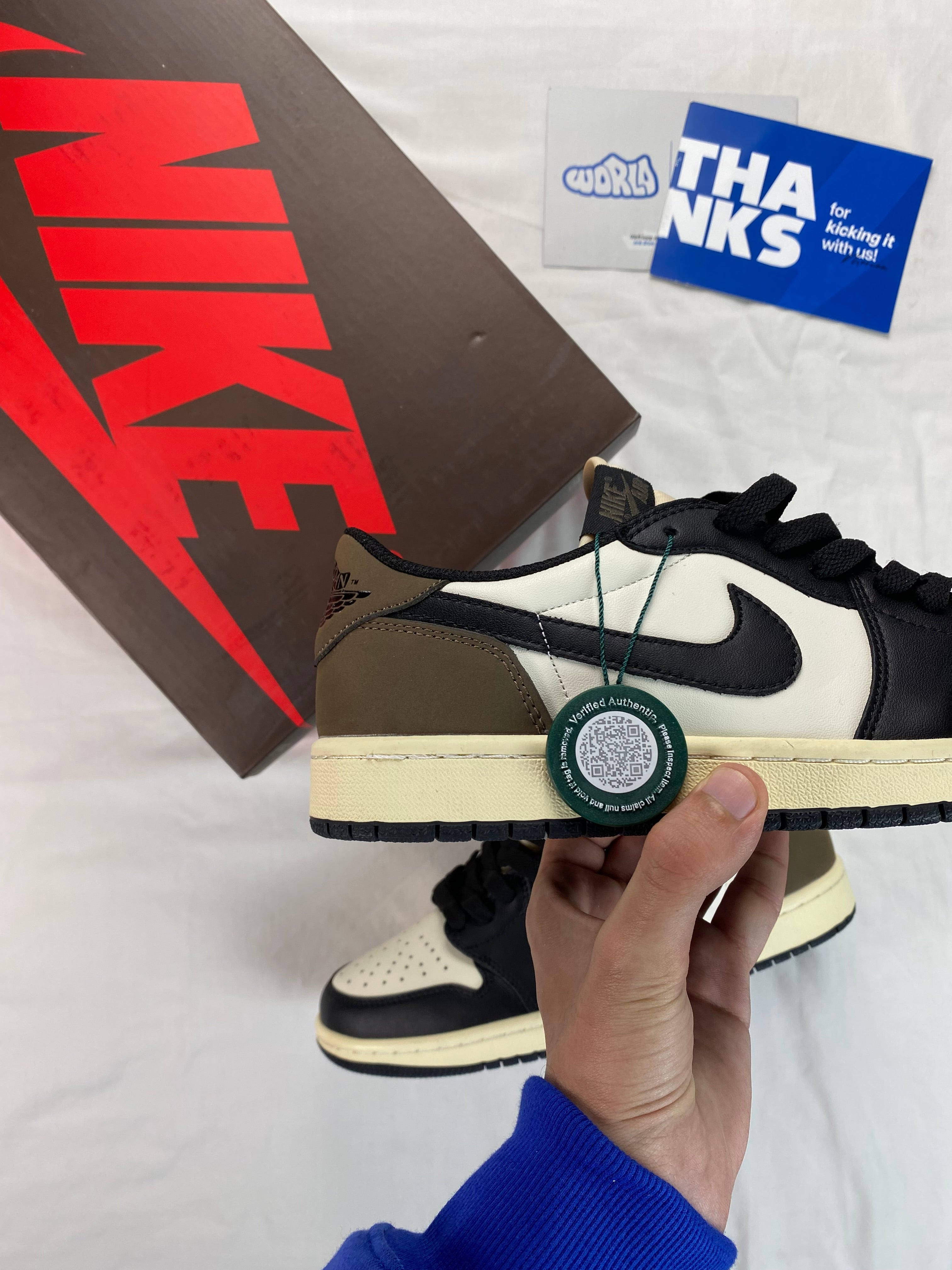 Jordan 1 Retro Low OG 'Mocha'